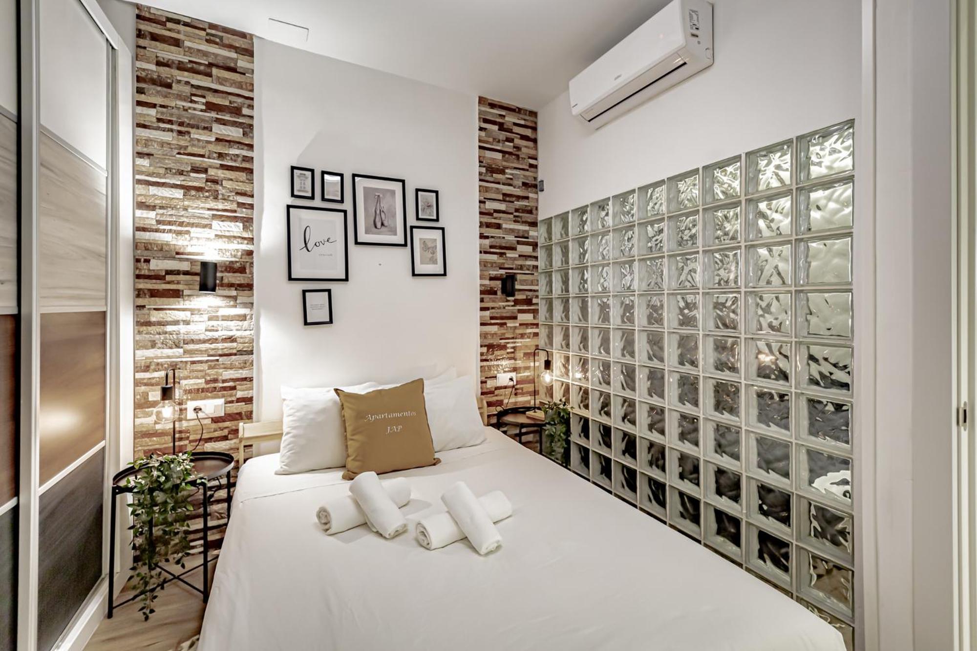 Apartamentos Franco Rodriguez Мадрид Стая снимка