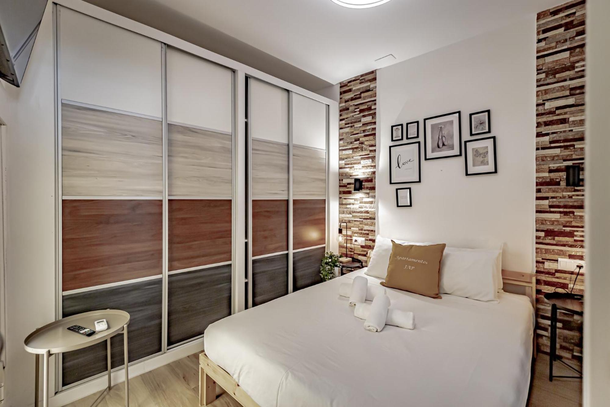 Apartamentos Franco Rodriguez Мадрид Стая снимка